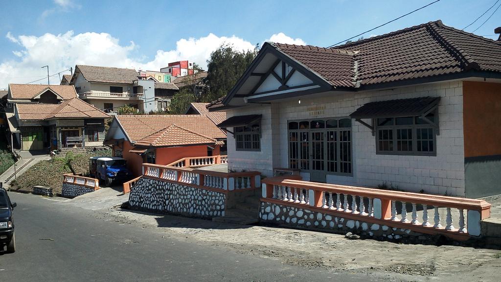 Sedulur Homestay Bromo Esterno foto